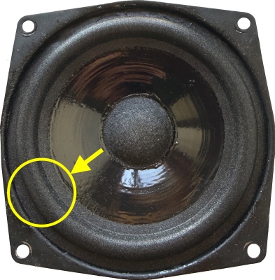 IMF CM3a (Compact Monitor III) midrange, foam (schuimstof) rand voor reparatie luidspreker.